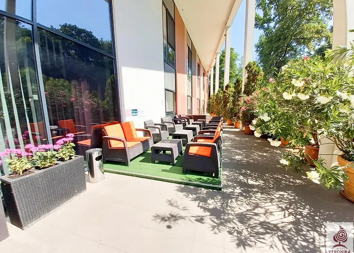 Veronika Hotel 4*